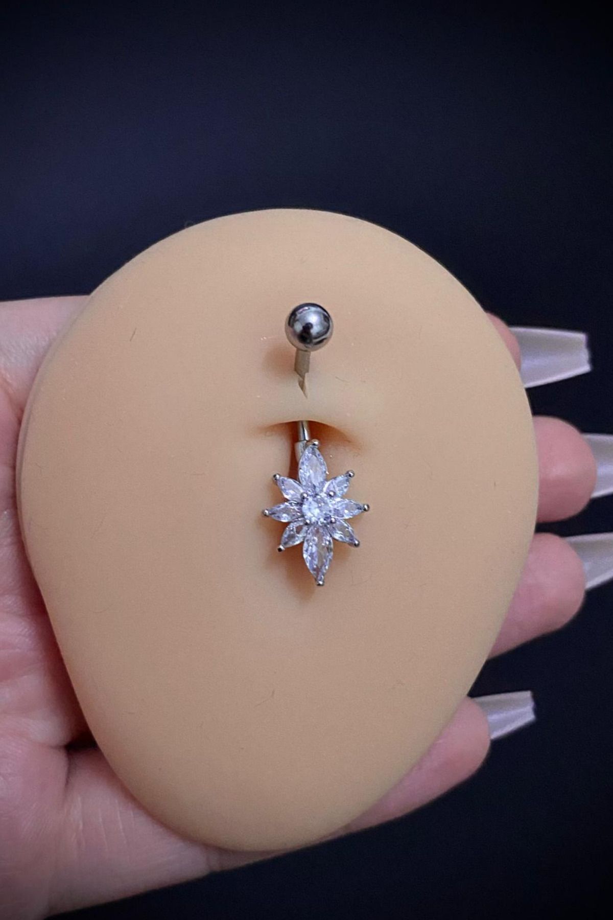 Kadın Gümüş Lotus Çiçeği Figürlü Zirkon Taşlı Belly Cerrahi Çelik Göbek Piercing