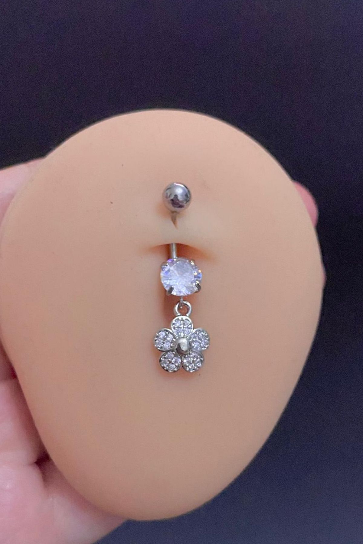 Kadın Gümüş Sallantılı Zirkon Taşlı Çiçek Figürlü Çelik Göbek Piercing