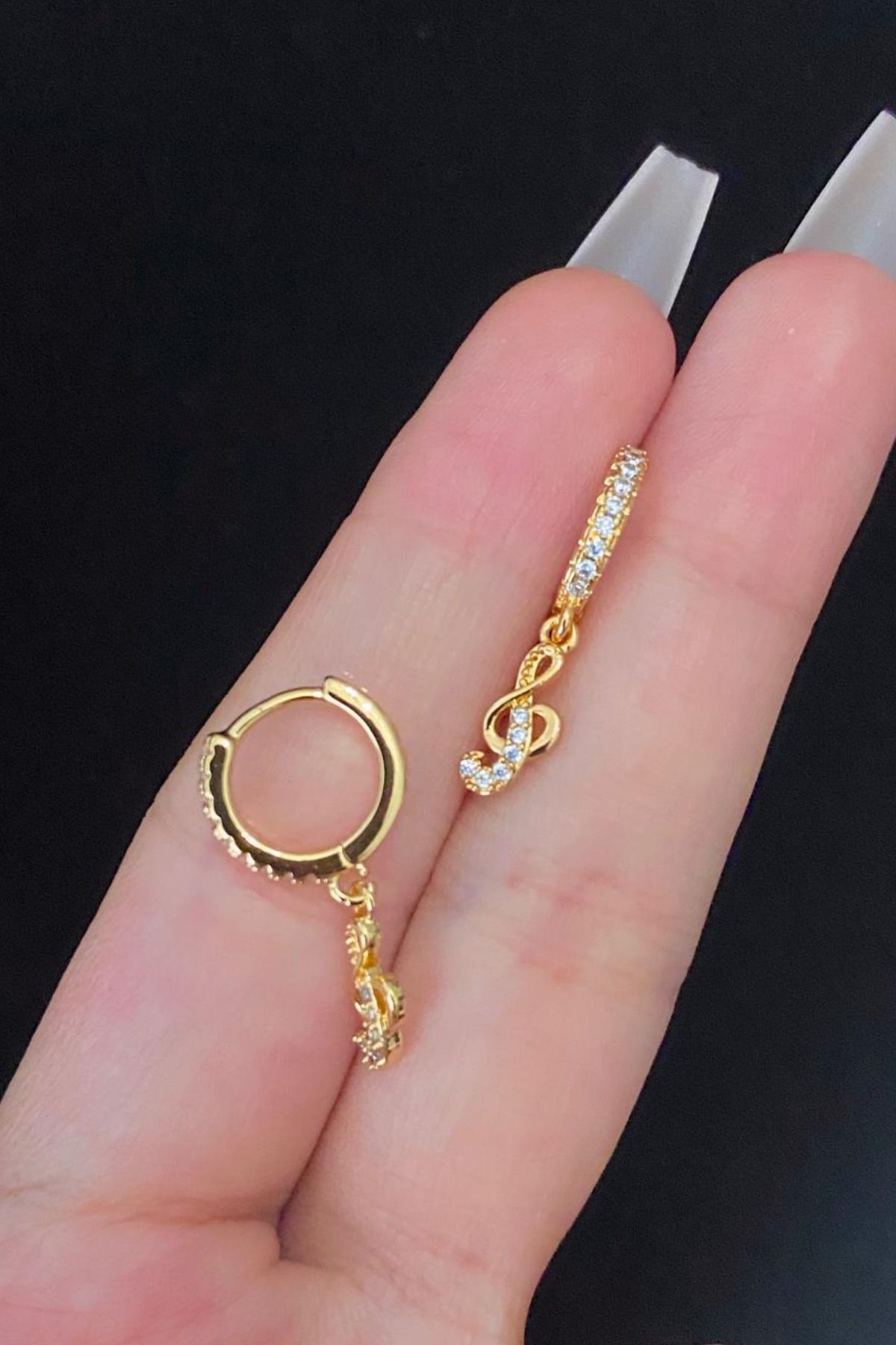 Kadın Sol Anahtarı Figür Zirkon Taşlı Tragus Helix Kıkırdak Sallantılı Çelik Halka Piercing
