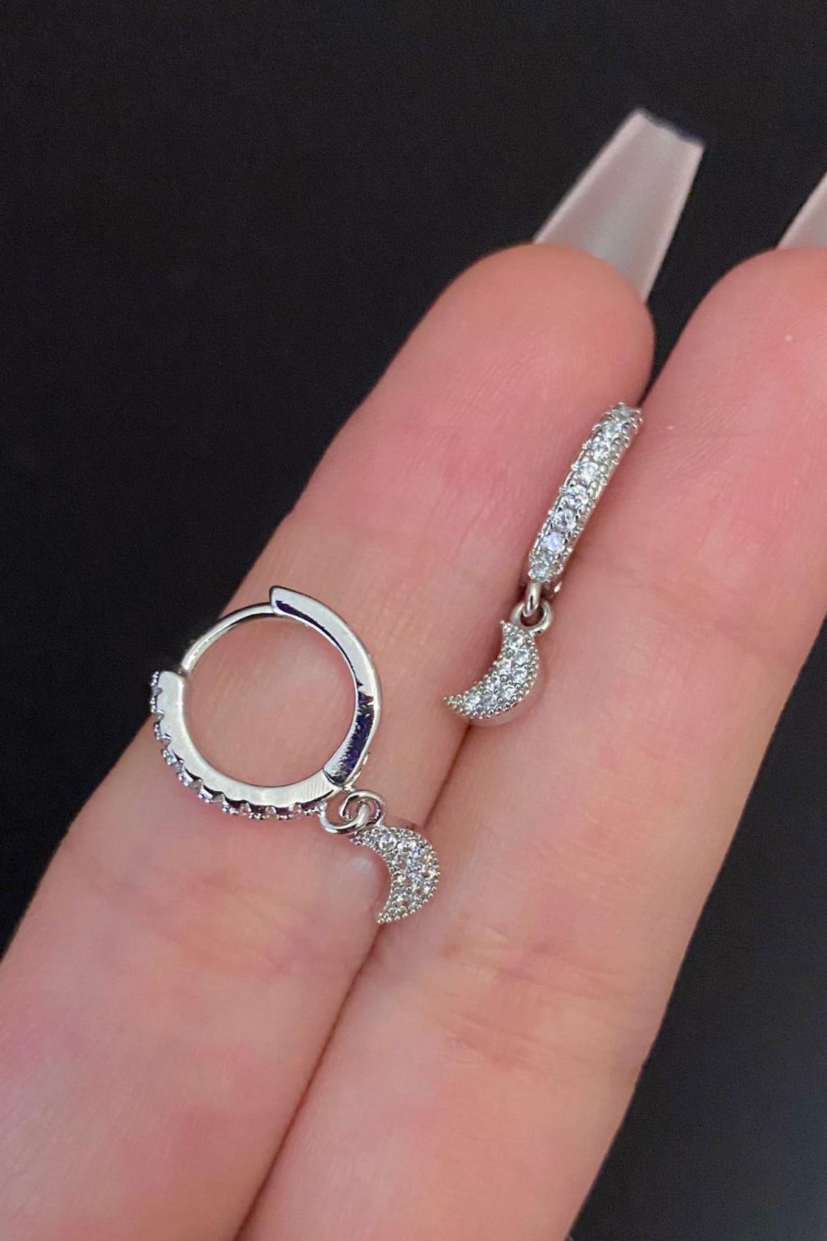 Kadın Ay Figürlü Zirkon Taşlı Tragus Helix Kıkırdak Sallantılı Çelik Halka Piercing