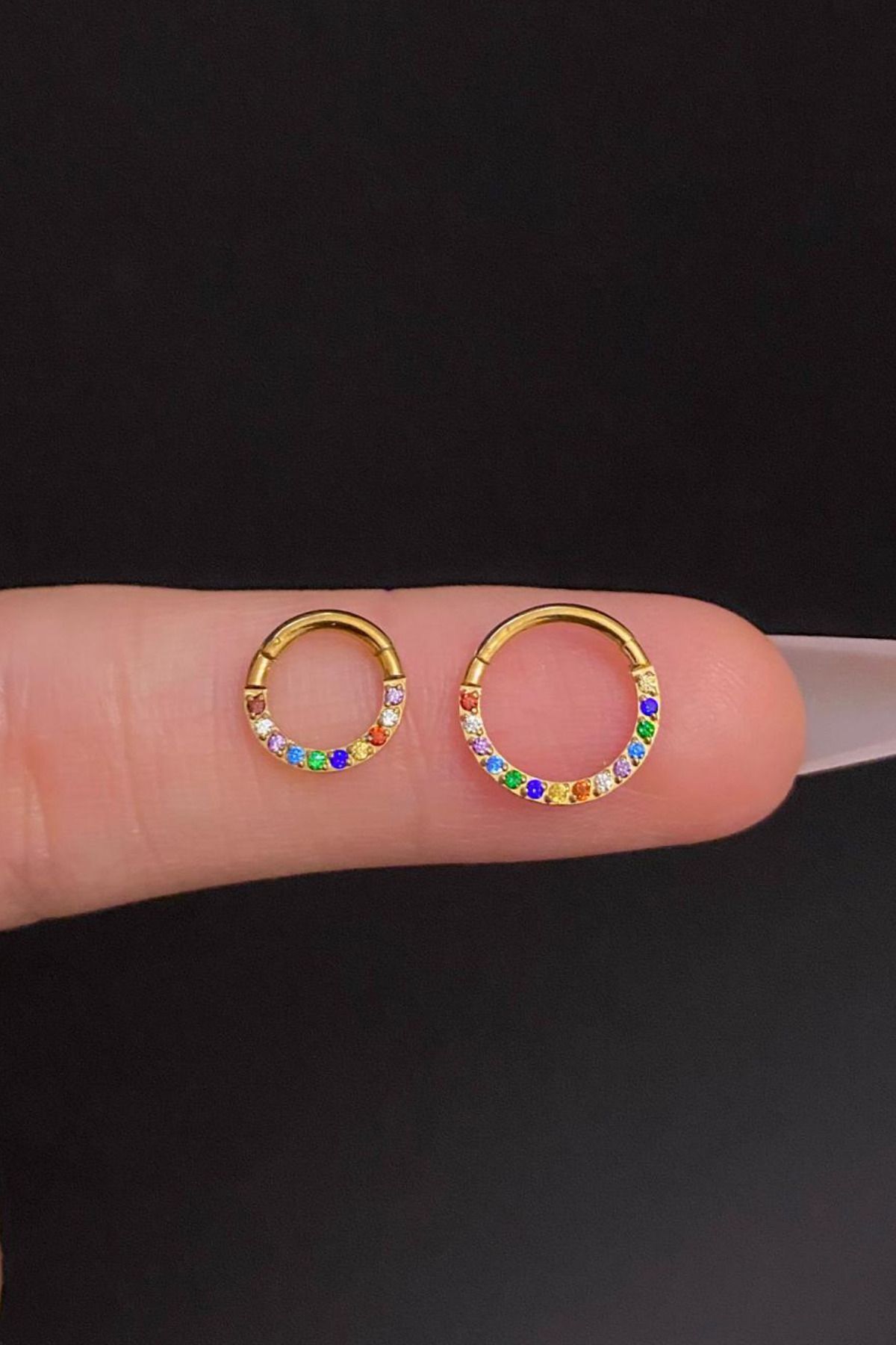 Kadın Kilitli Renkli Zirkon Taşlı Tragus Helix Daith Kıkırdak Halka Çelik Piercing