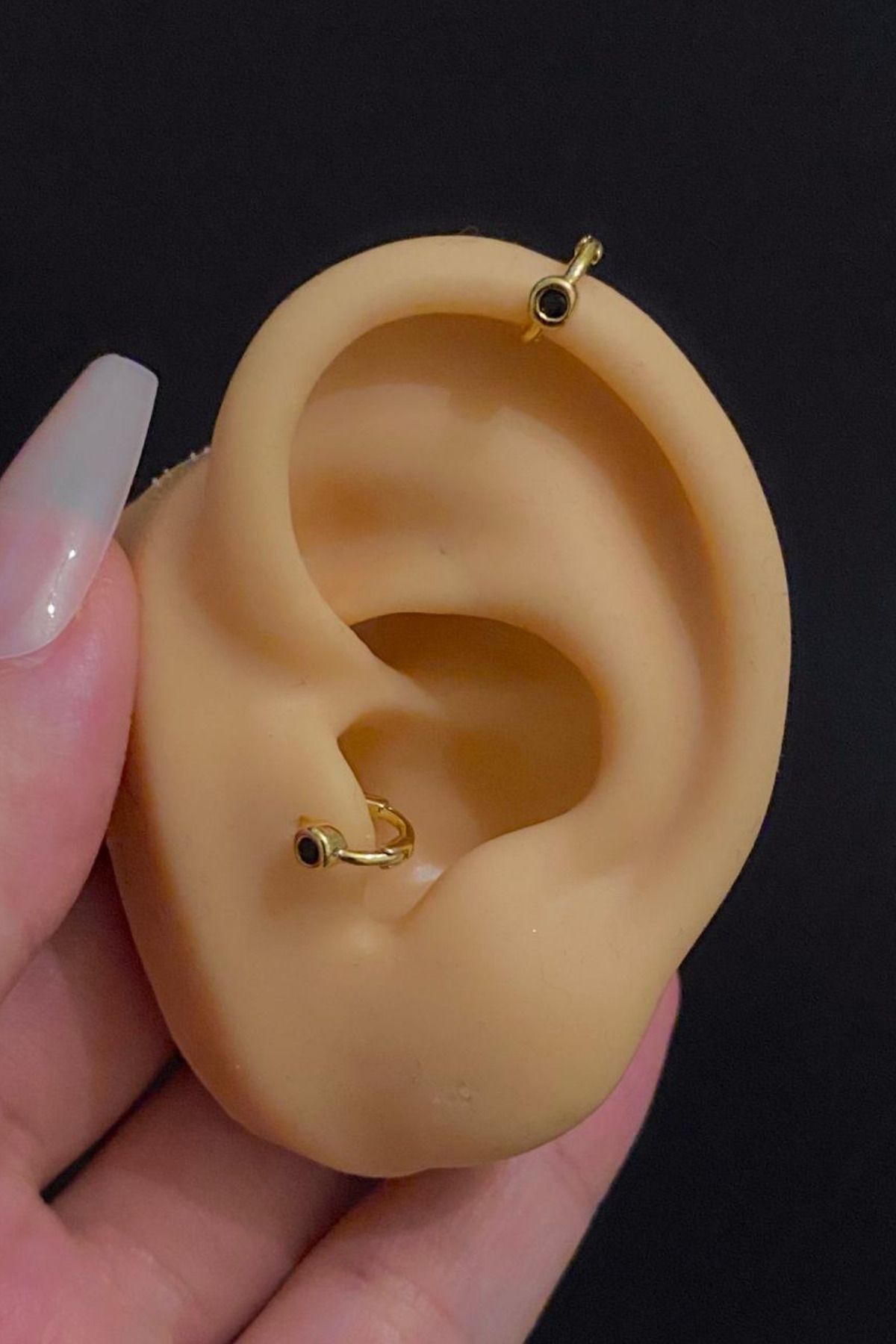 Kadın Mini Siyah Taşlı Tragus Helix Kıkırdak Halka Çelik Piercing