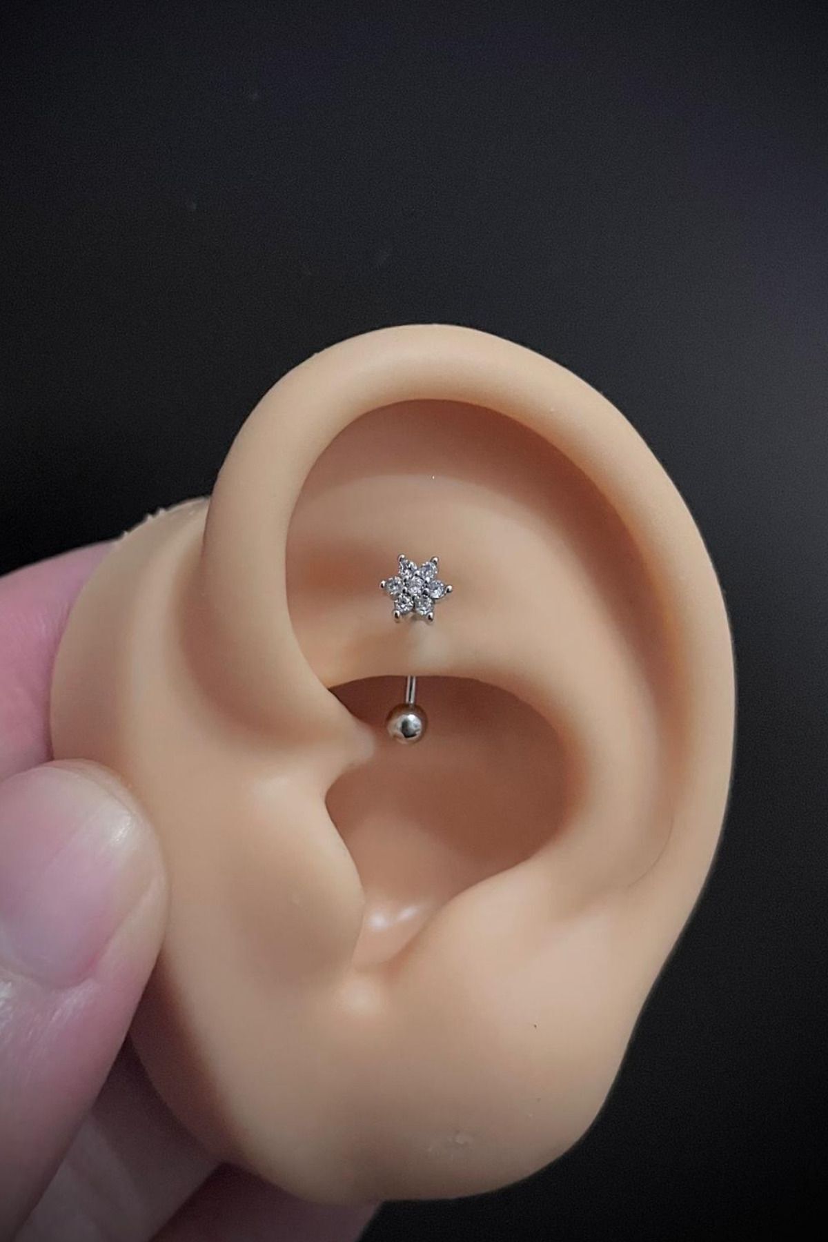 Kadın Çiçek Figürlü Zirkon Taşlı Rook ve Kaş Çelik Piercing