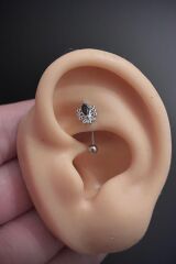 Kadın Etnik Figürlü Siyah Zirkon Taşlı Rook ve Kaş Çelik Piercing