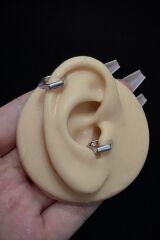 Kadın Beşgen Figürlü Tragus Helix Kıkırdak Halka Çelik Piercing