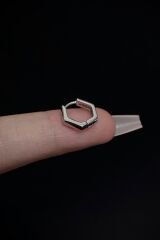 Kadın Beşgen Figürlü Tragus Helix Kıkırdak Halka Çelik Piercing