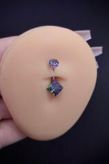 Kadın Gümüş Hologram Kare Taşlı Belly Cerrahi Çelik Göbek Piercing